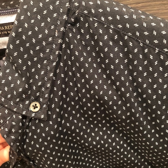 BANANA REPUBLIC SLIM FIT BUTTON UP - Picture 3 of 4
